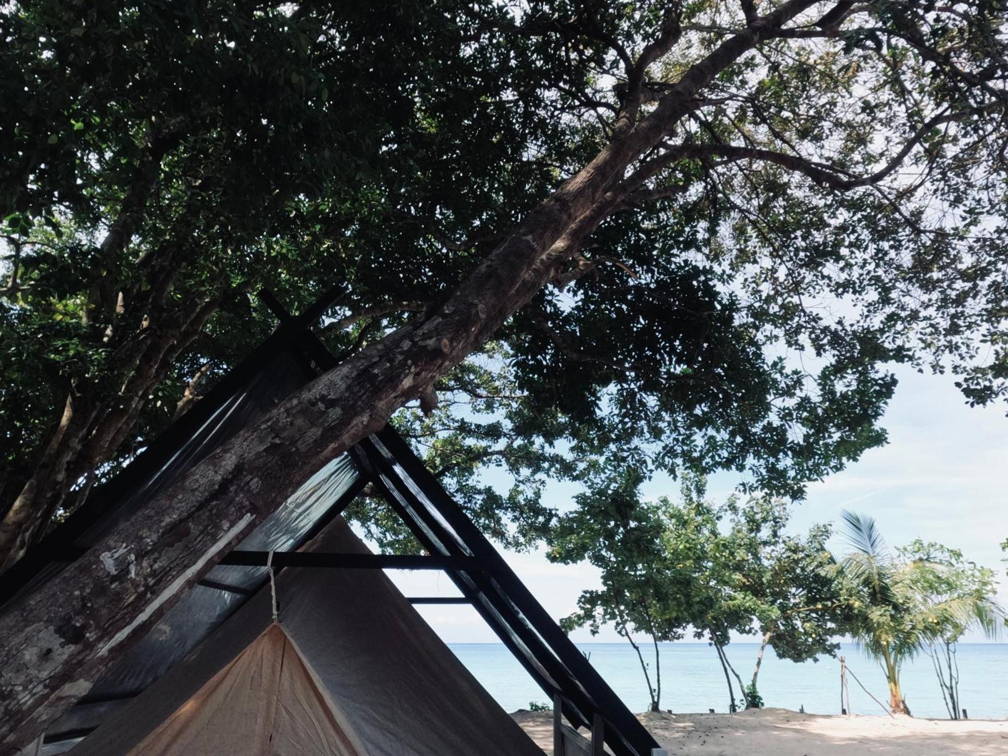 Отель Juita Glamping Perhentian Island Кампунг-Куала-Бесут Экстерьер фото