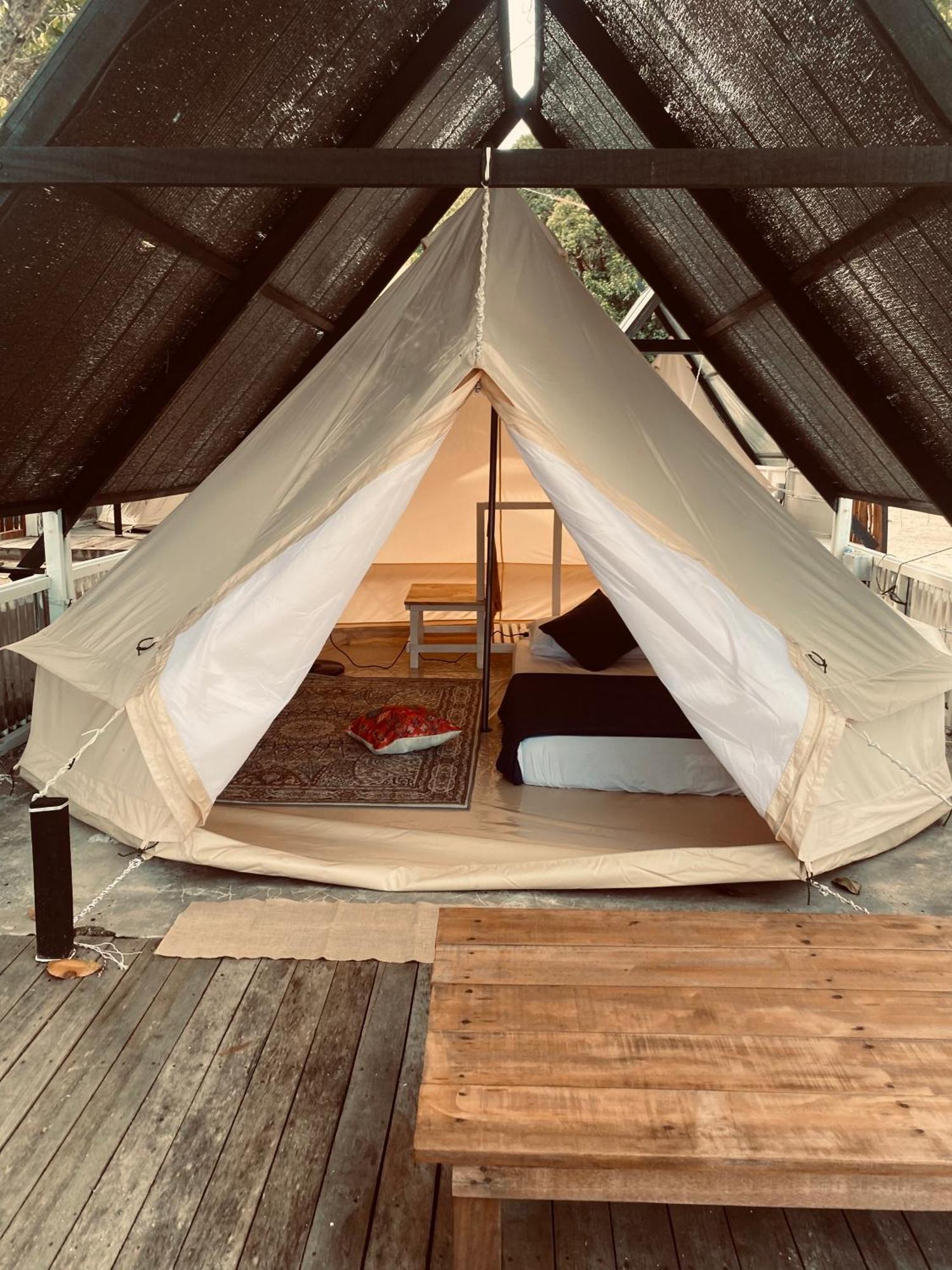 Отель Juita Glamping Perhentian Island Кампунг-Куала-Бесут Экстерьер фото